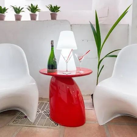 Incredible Luxury Location In Puerto Banus For Families 马尔韦利亚