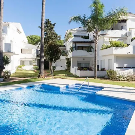 Incredible Luxury Location In Puerto Banus For Families Lejlighed