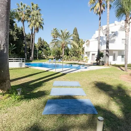 Incredible Luxury Location In Puerto Banus For Families Марбелья
