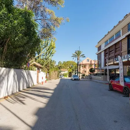 Incredible Luxury Location In Puerto Banus For Families Марбелья