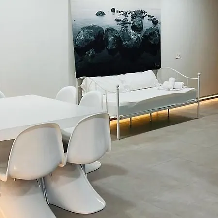 Incredible Luxury Location In Puerto Banus For Families Марбелья
